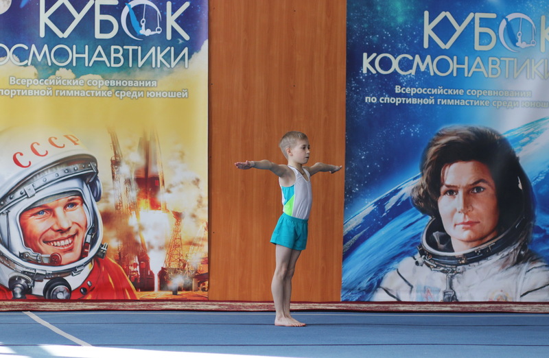 В Бийске проходит традиционный турнир по гимнастике «Кубок космонавтики»