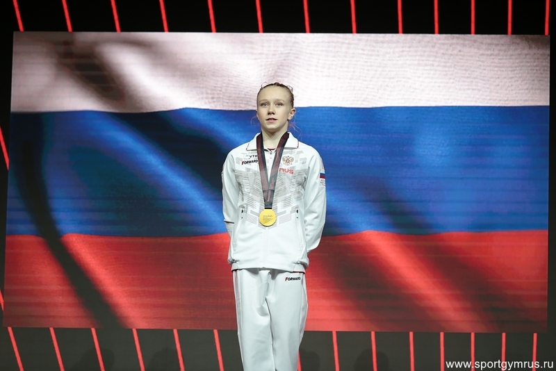 Российская спортсменка стала первой в многоборье     МОСКВА, 23 апреля. /ТАСС/. Дебютантка сборной России по спортивной гимнастике Виктория Листунова, завоевавшая в пятницу золотую медаль в личном многоборье на чемпионате Европы в швейцарском Базеле, и