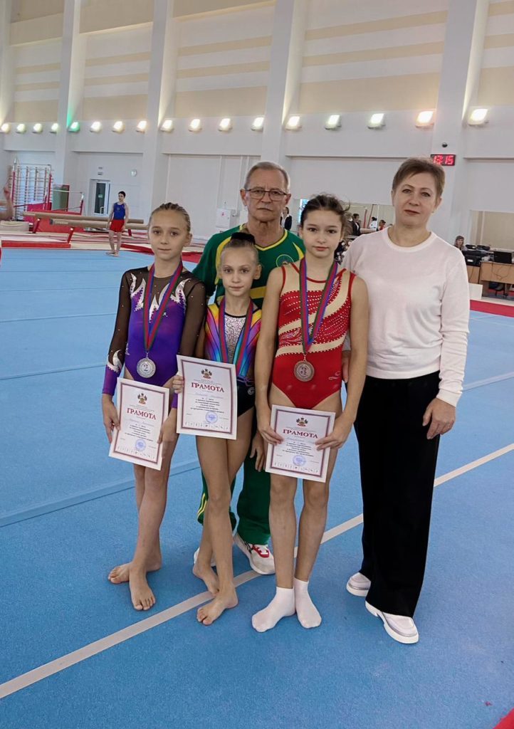 Славянские гимнасты вновь порадовали своими выступлениями