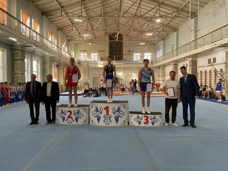 Тюменские спортсмены показали отличные результаты на чемпионате УФО по спортивной гимнастике