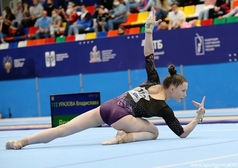 Олимпийская чемпионка гимнастка Уразова получила тяжелую травму колена